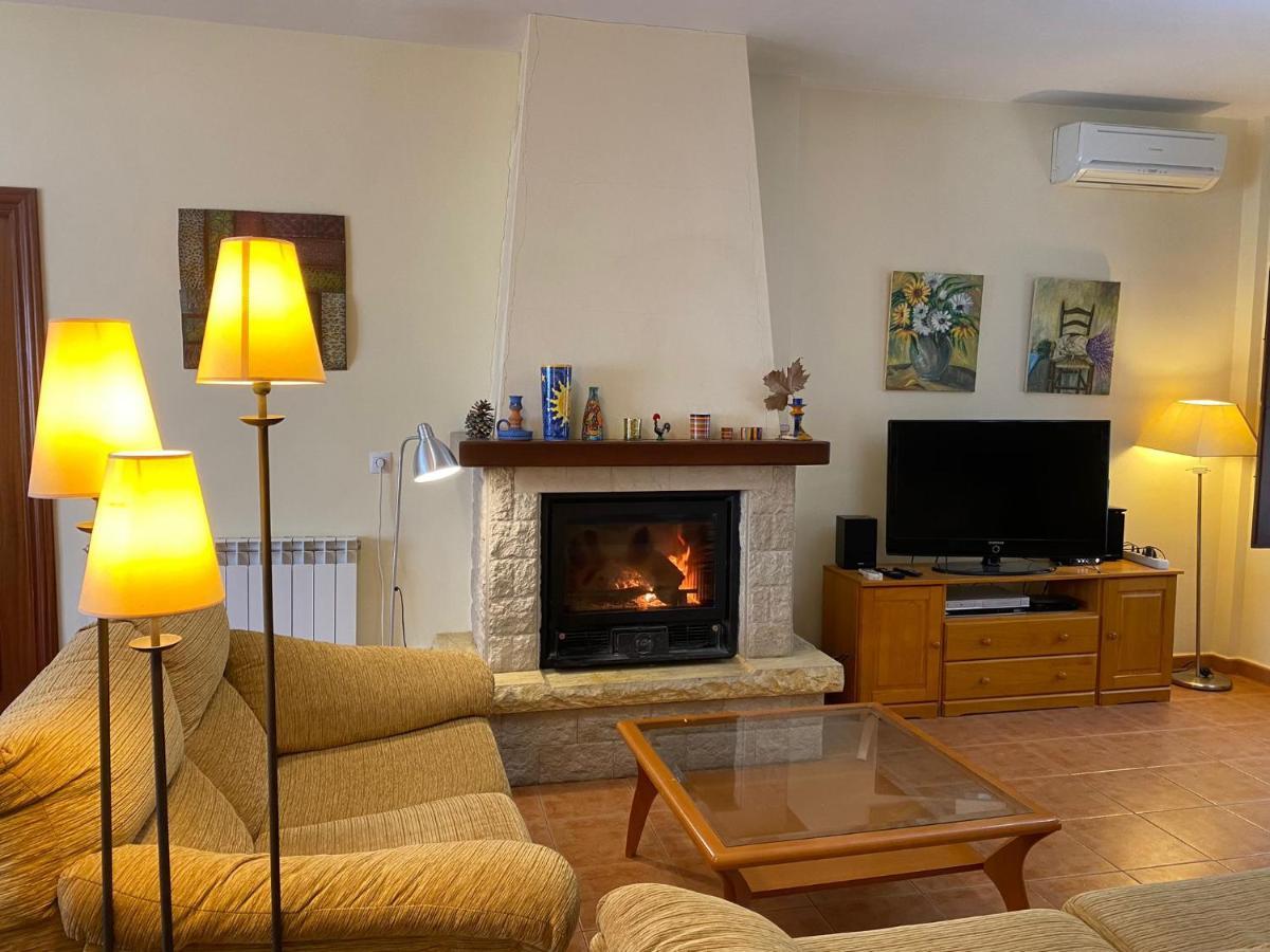 Casa Rural Con Chimenea, Barbacoa, Terraza Y Solarium Villa Illar Eksteriør billede